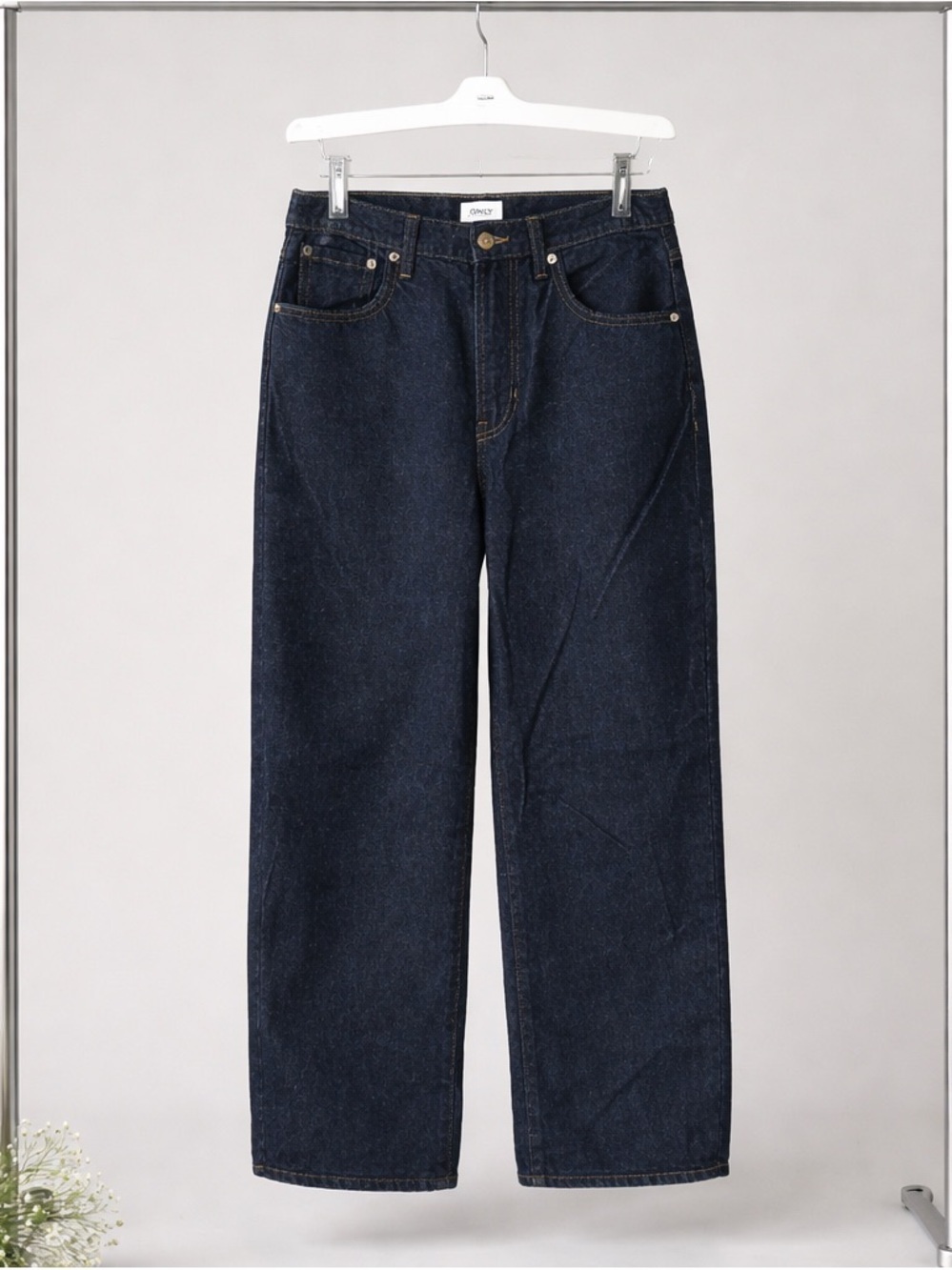 Classic High-Rise Blue Jeans - Versatile Everyday Style - Picture 2 of 14